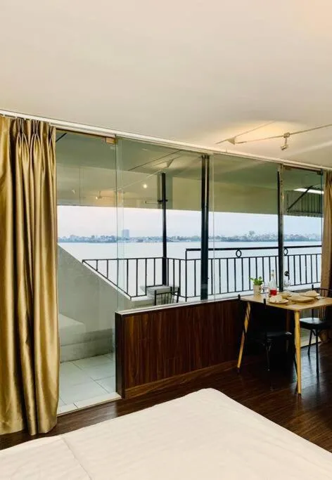 Image 2 of Mhouse 127 waterfront 2