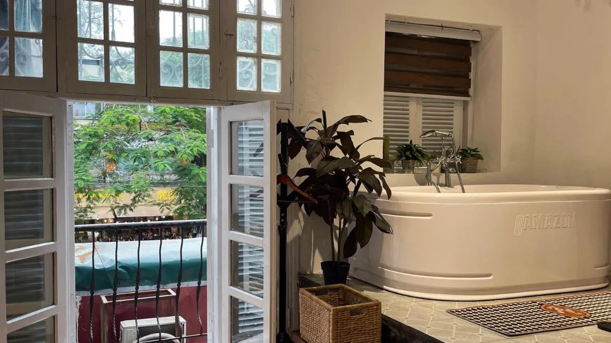 Image 5 of Nih Homestay Classic Room 2Bed with balcony Near Hoan Kiem Lake