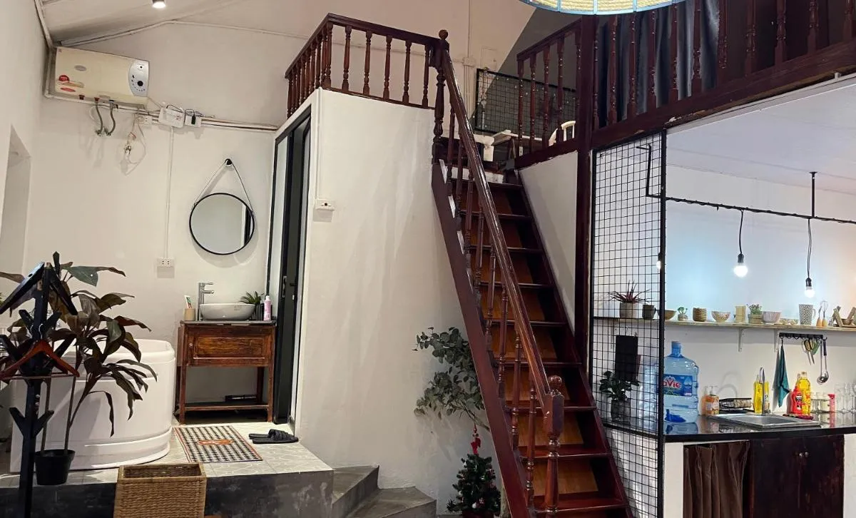 Image 2 of Nih Homestay Classic Room 2Bed with balcony Near Hoan Kiem Lake