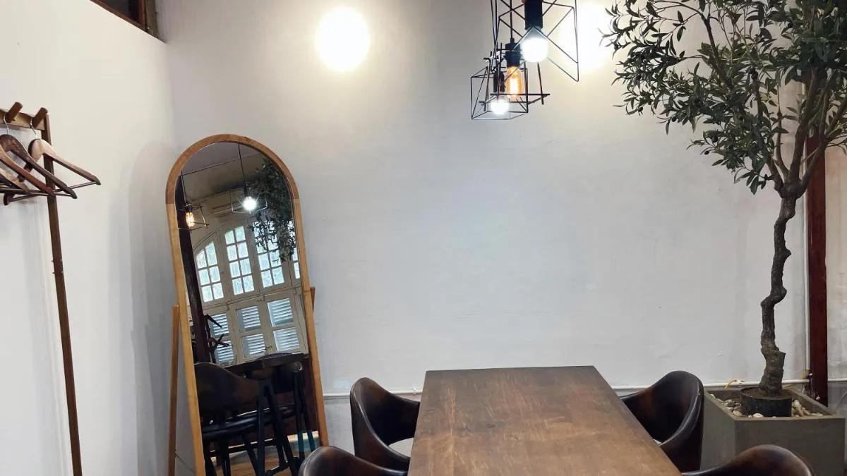 Image 6 of Nih Homestay Classic Room 2Bed with balcony Near Hoan Kiem Lake