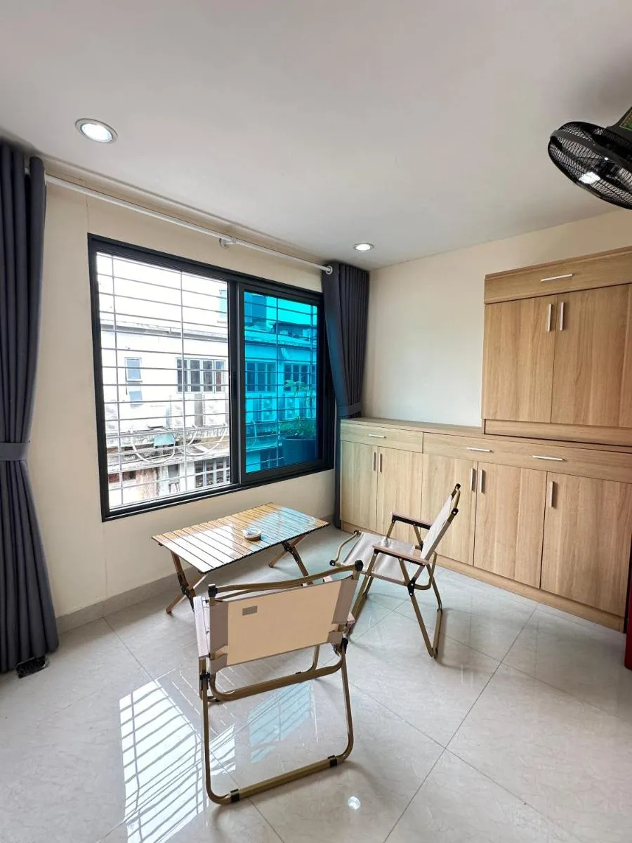 Image 4 of Railway Apartment