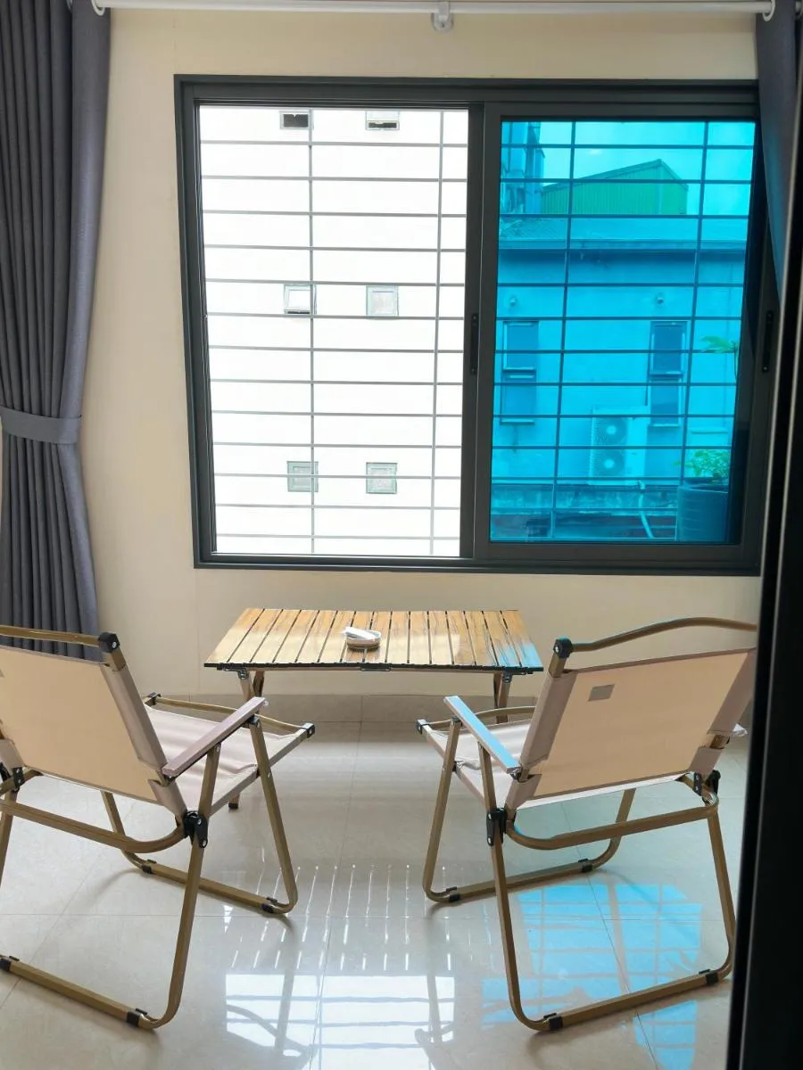 Image 6 of Railway Apartment