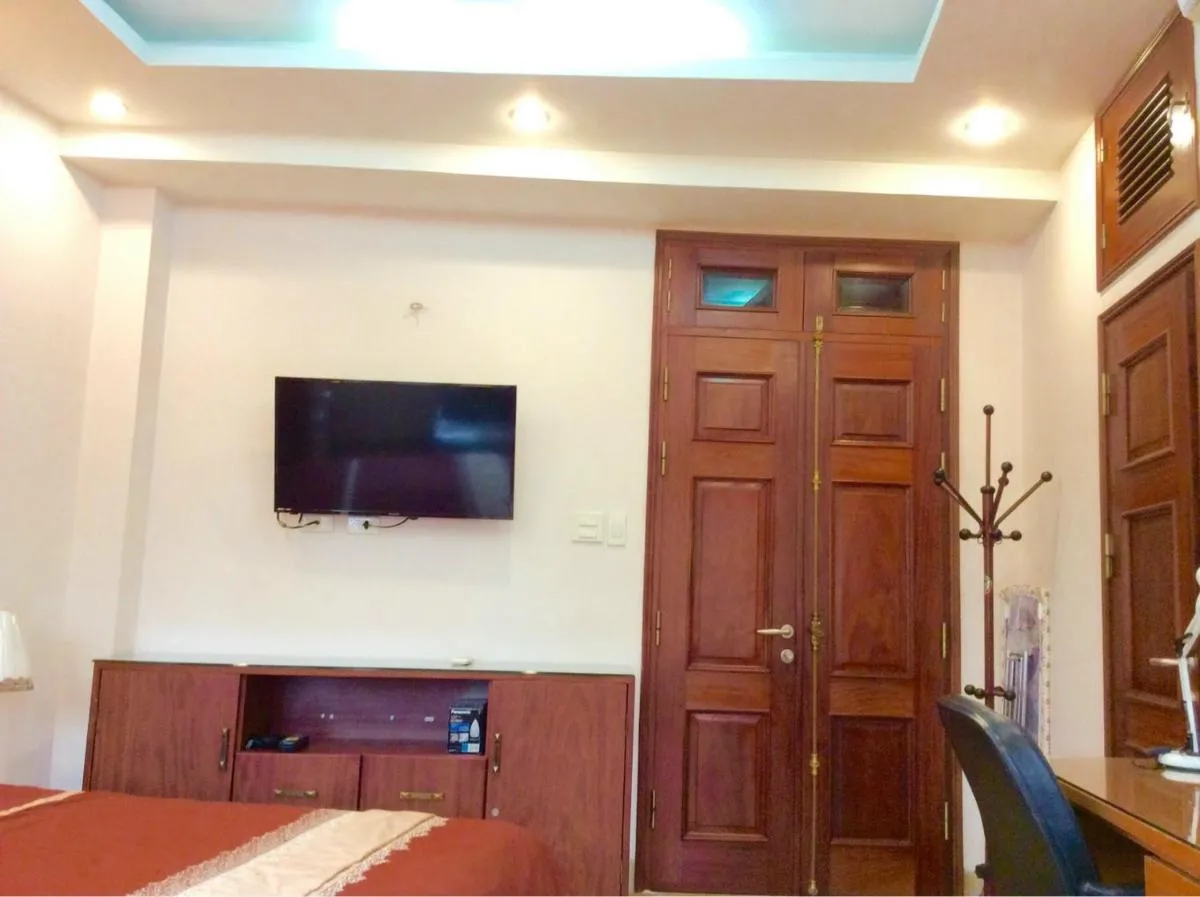 Image 6 of Studio Apartment filled with nature light near the Hanoi Opera House Căn hộ đầy đủ tiện nghi có thang máy gần Nhà Hát Lớn