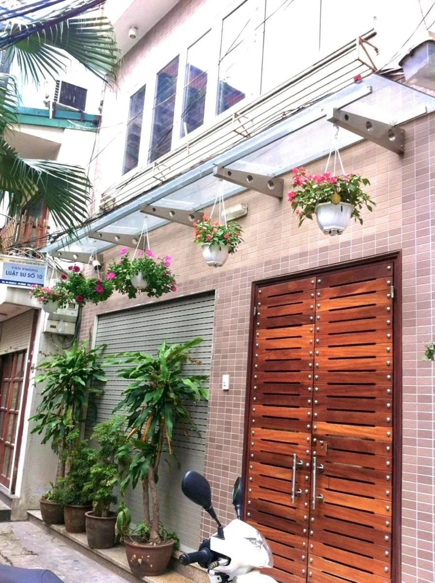 Image 4 of Studio Apartment filled with nature light near the Hanoi Opera House Căn hộ đầy đủ tiện nghi có thang máy gần Nhà Hát Lớn
