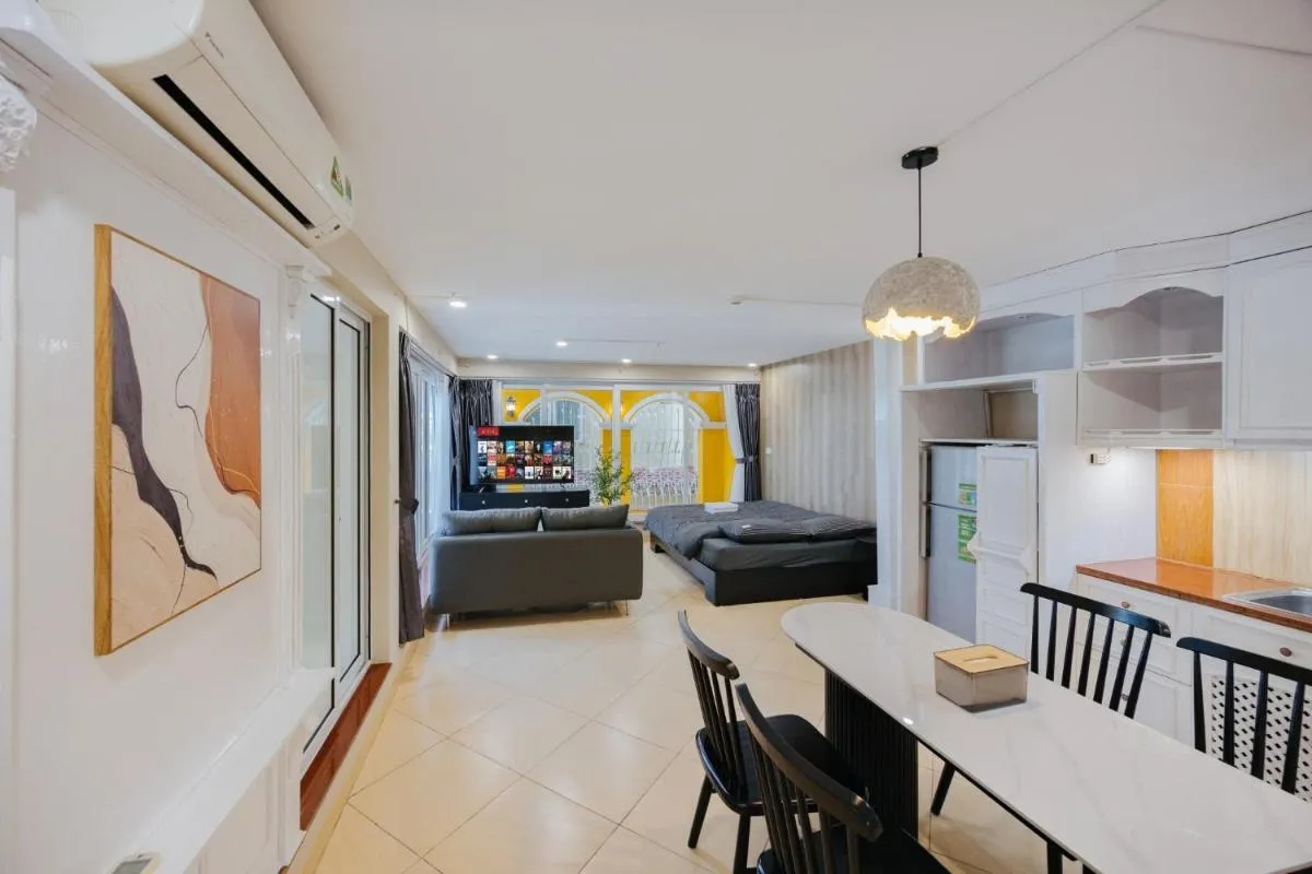 Image 3 of VietHOME-The Duplex 67-6pax-Lift Netflix-FREE Laundry