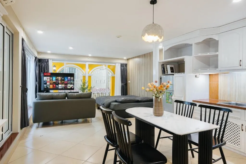 Image of VietHOME-The Duplex 67-6pax-Lift Netflix-FREE Laundry