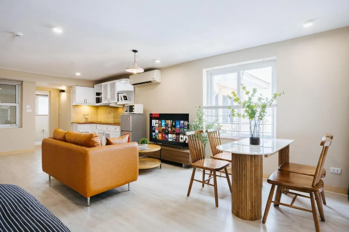 Image 3 of VietHOME- 502 Hang Bai-4 pax Netflix FREE Laundry