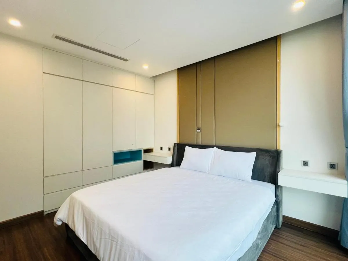 Image 1 of Vinhomes Metropolis By Kim Ma
