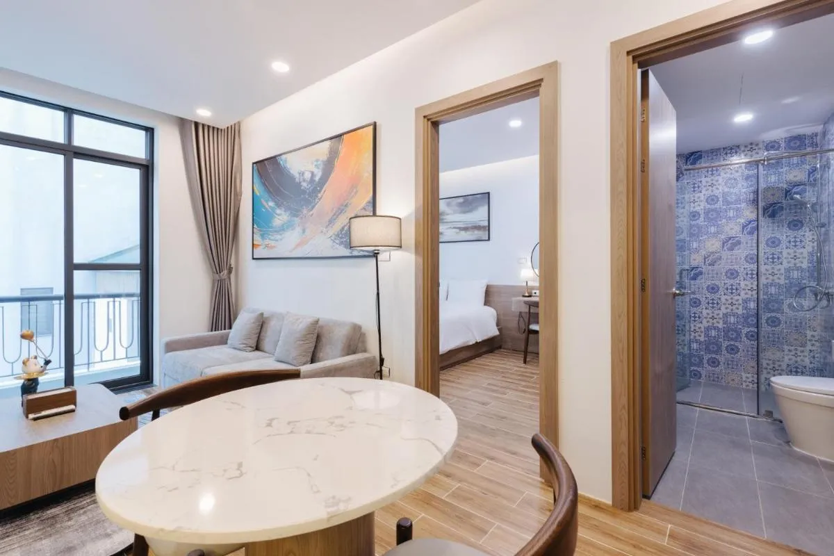 Image 2 of Westlake Emerald Suites