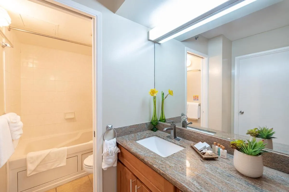 Image 2 of 1BR Condo with Great Ocean Views – 1 Block to Beach with Free Parking!