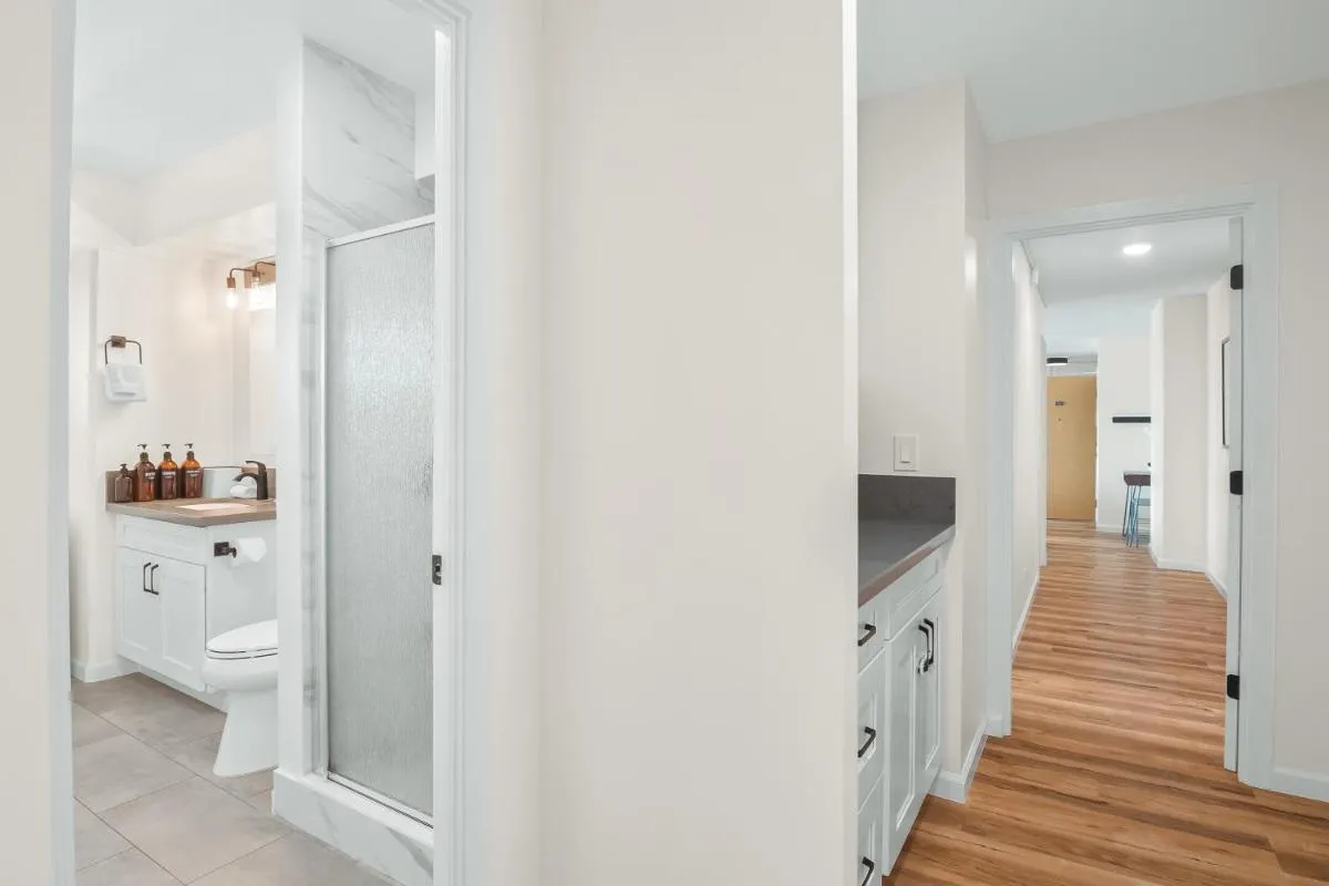 Image 5 of 2BR & 2BA Condo in Kuhio at Waikiki with Free Parking!