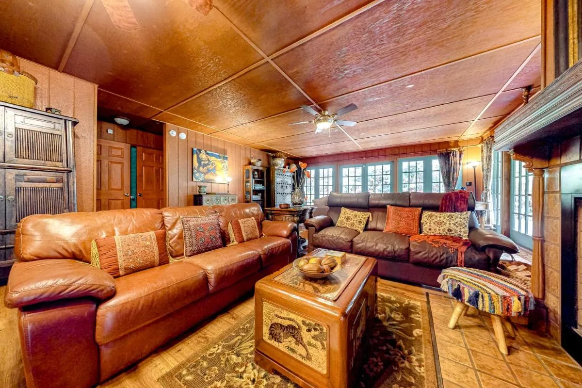 Image 4 of Anthurium Cottage
