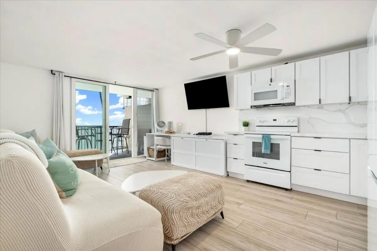 Image 2 of Beachfront Condo with views