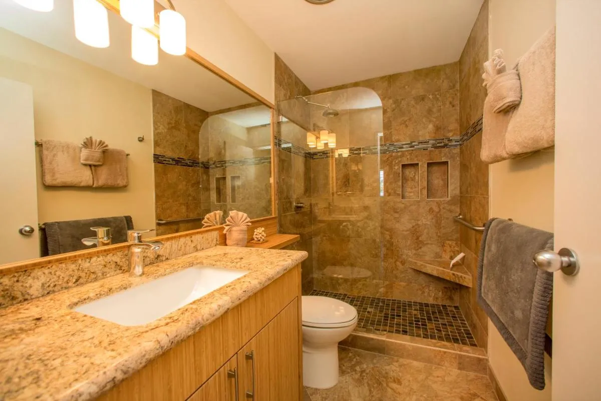 Image 2 of Beautiful 2 Bedroom Condo with Panoramic Ocean Views | Oceanfront