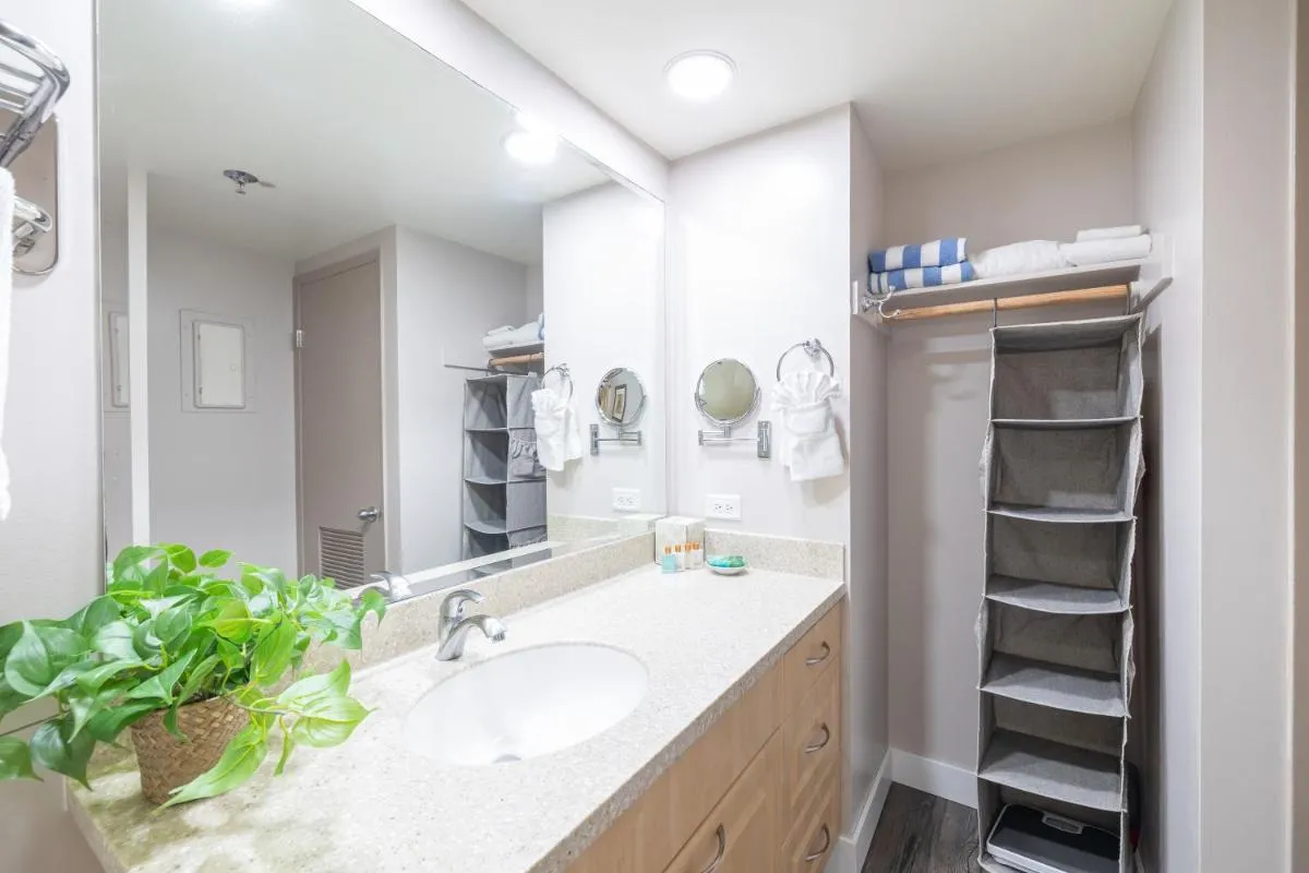Image 2 of Beautiful Mountain Views Condo, Parking is free!