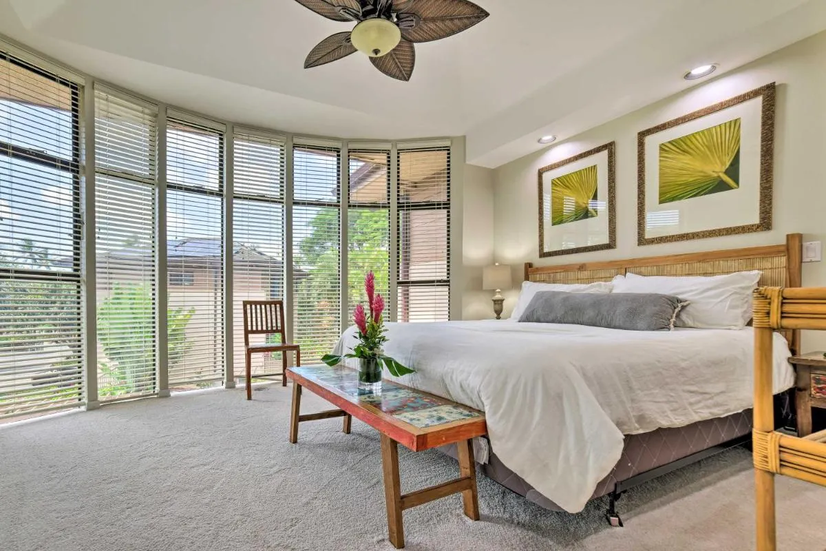 Image 6 of Bright and Airy Lahaina Condo – Walk to Beach!