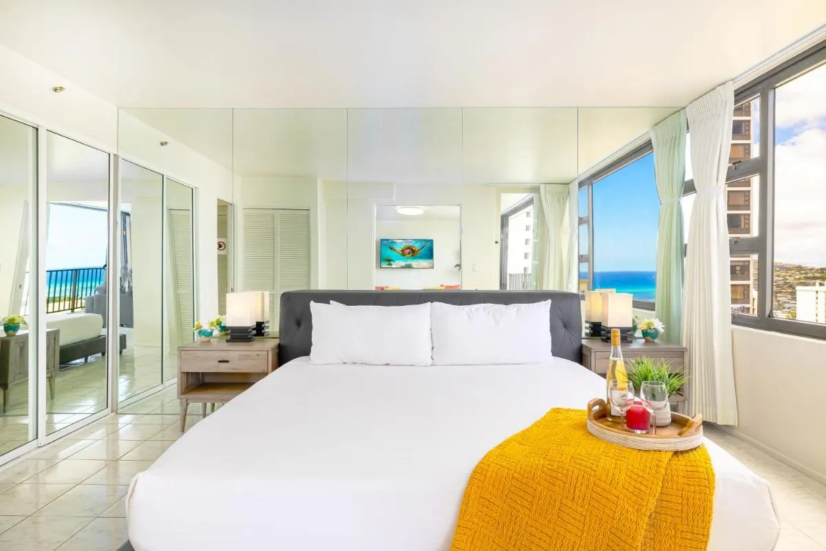 Image 1 of Chic Condo Near Waikiki Beach – Free Parking!