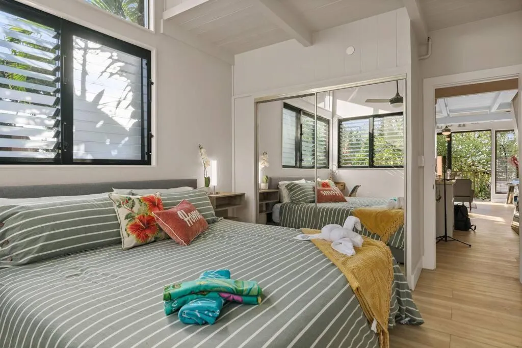 Image 6 of Coral Cove-Poolside Condo and Panoramic Ocean View