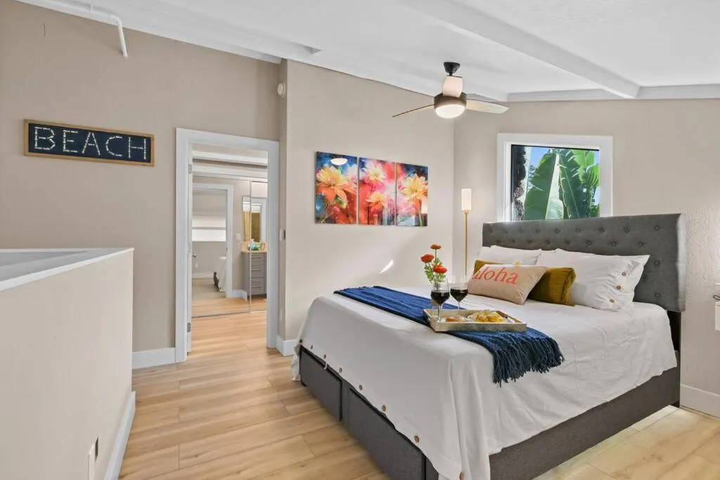 Image 1 of Coral Cove-Poolside Condo and Panoramic Ocean View