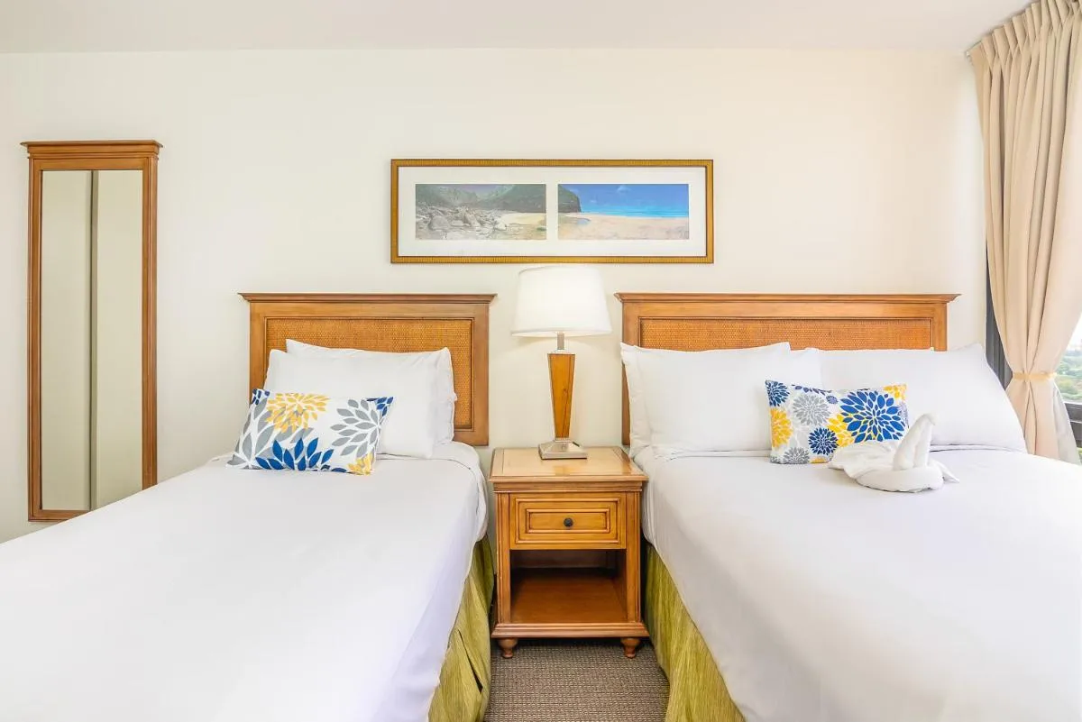 Image 1 of Cozy Condo w/ Diamond Head View & Free Parking!