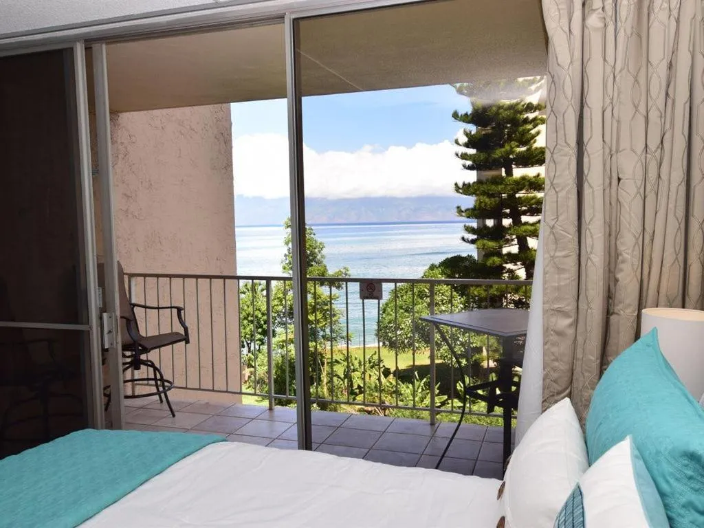 Image 2 of Deluxe Oceanview Maui Studio..New & Updated