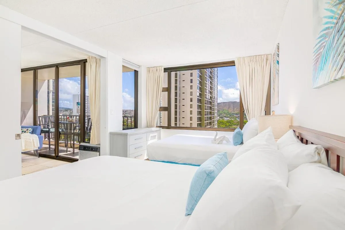 Image 1 of Diamond Head View Condo, Steps to Beach & Free Parking!