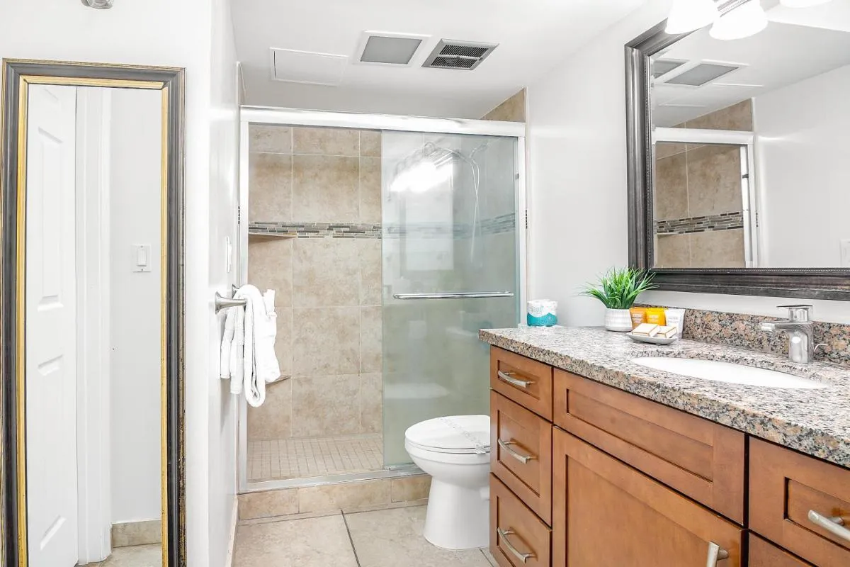 Image 2 of Diamond Head View Condo, Steps to Beach & Free Parking!