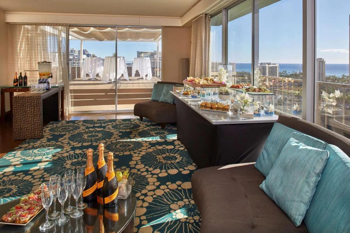 Image 4 of DoubleTree by Hilton Alana – Waikiki Beach