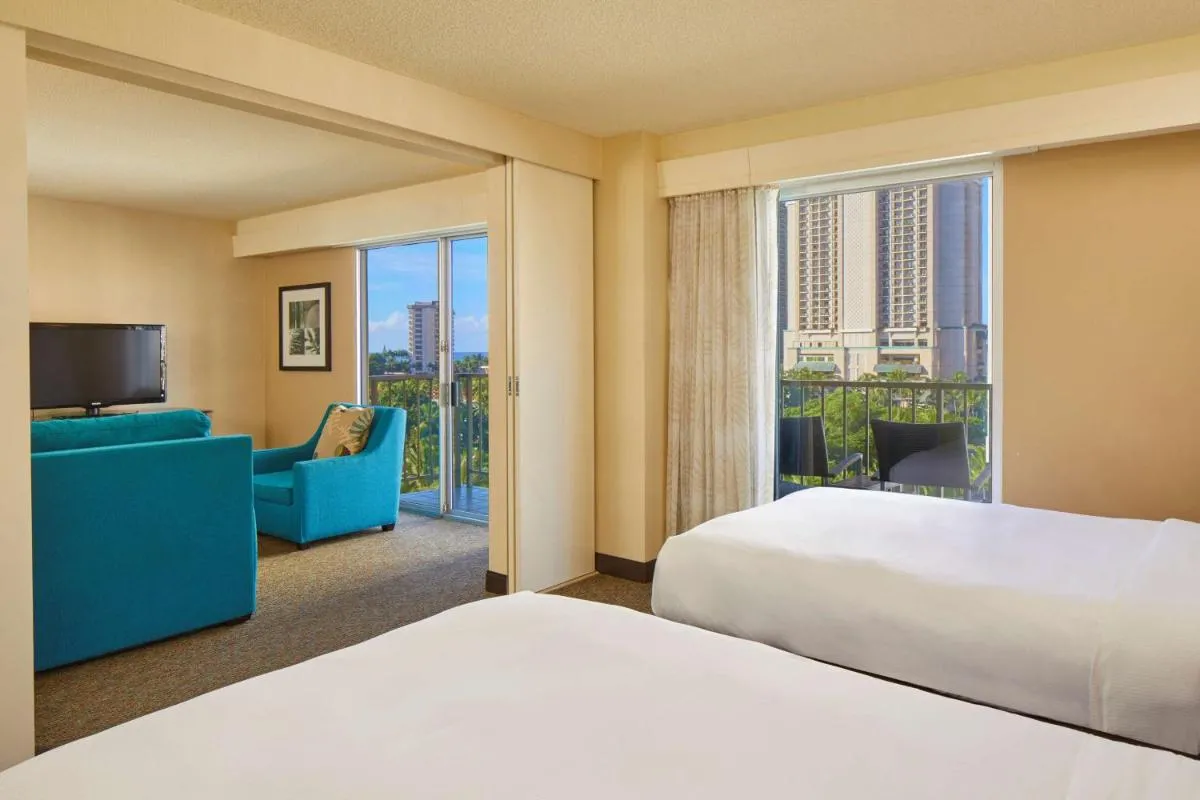 Image 1 of DoubleTree by Hilton Alana – Waikiki Beach