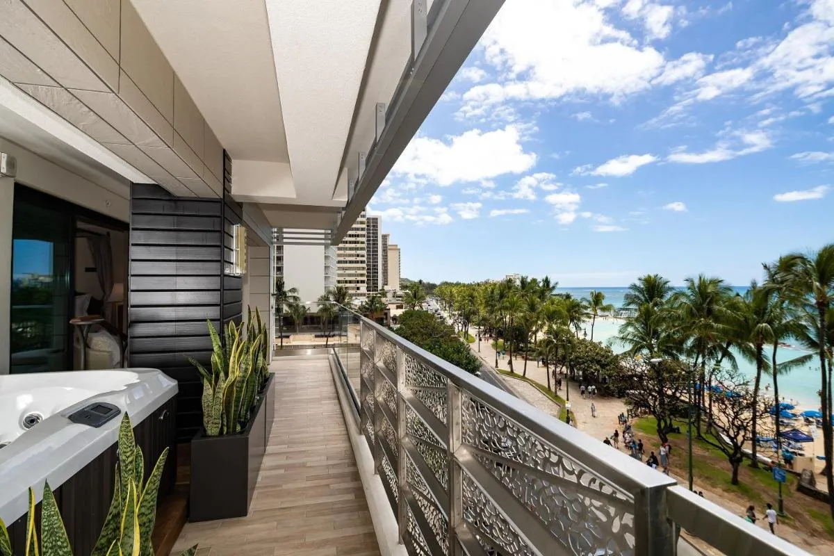 Image 3 of ESPACIO THE JEWEL OF WAIKIKI