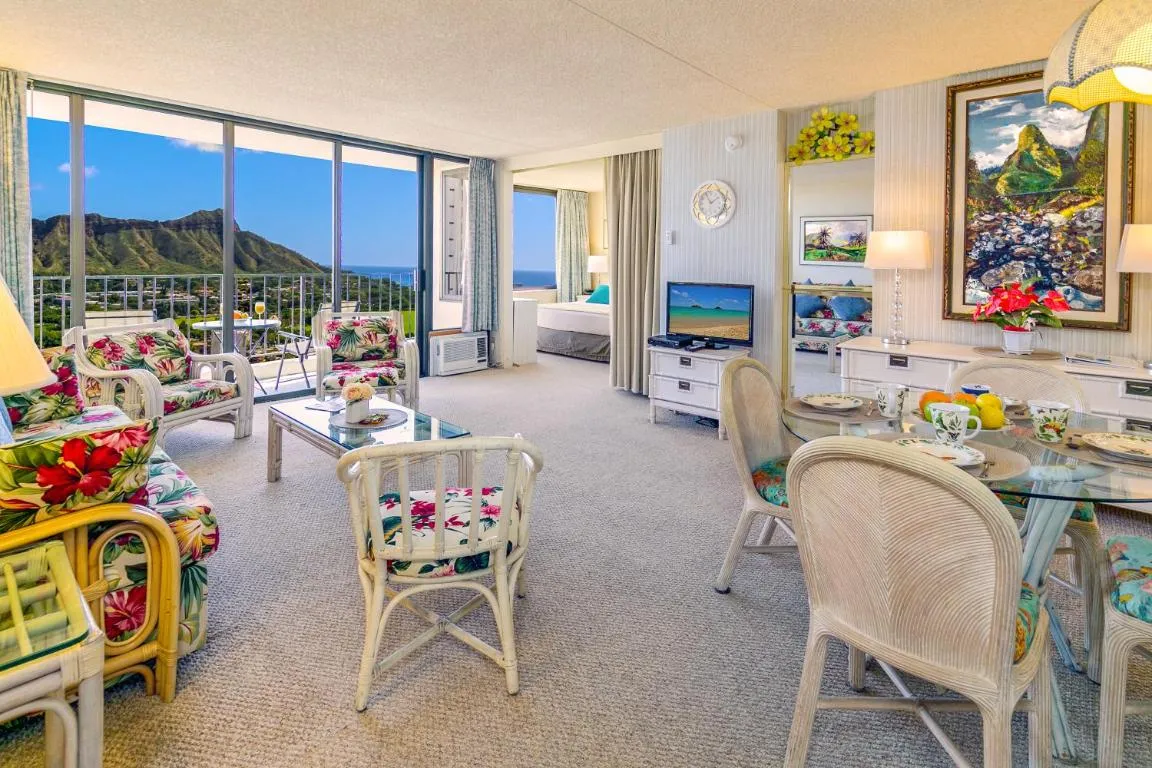 Image of Fabulous Diamond Head & Ocean View Condo with Free Parking