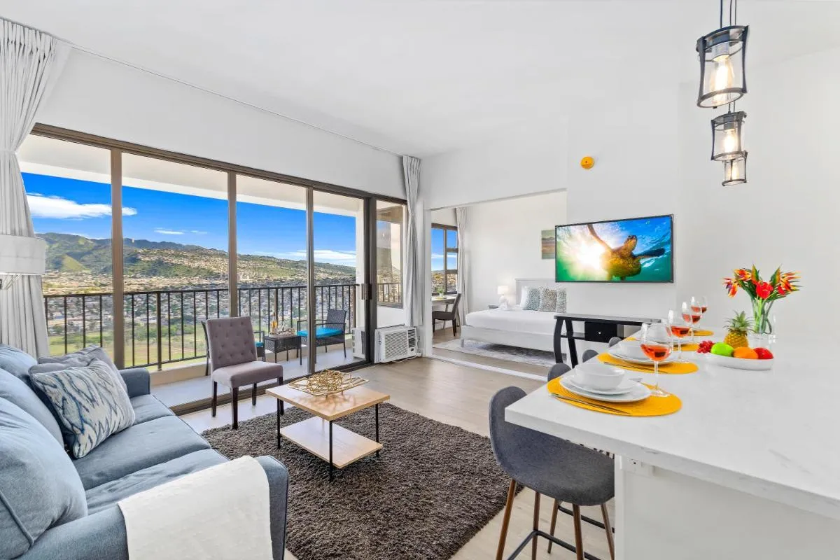 Image 4 of Fully Renovated 1BR with King Bed, Great Mountain Views, and Free Parking!