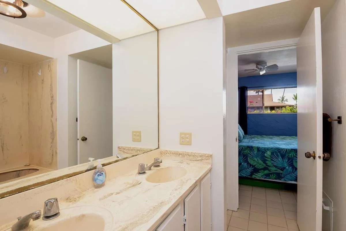 Image 2 of Gem of the Kona Coast Relax in the pool or the saltwater pool nearby CDEA207