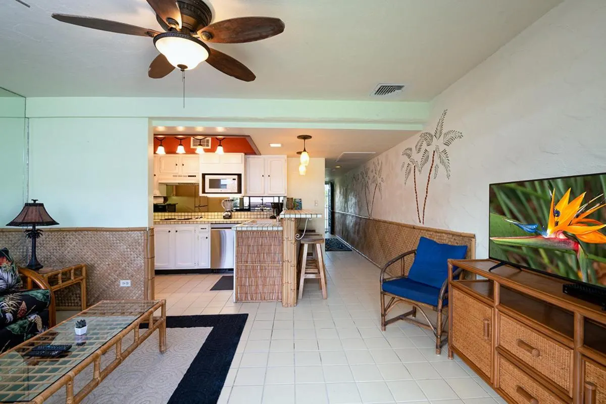 Image 4 of Gem of the Kona Coast Relax in the pool or the saltwater pool nearby CDEA207