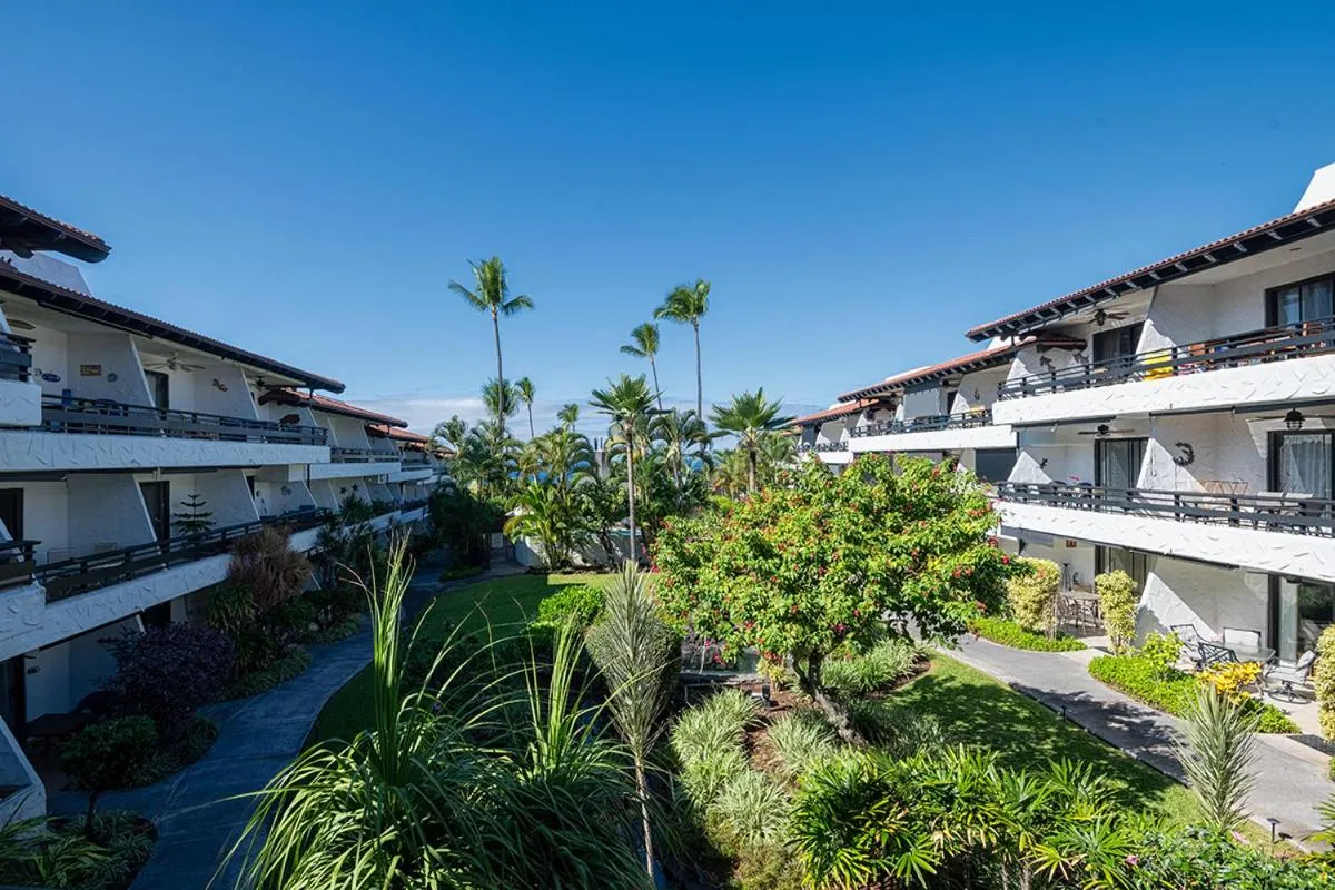 Image 6 of Gem of the Kona Coast Relax in the pool or the saltwater pool nearby CDEA207