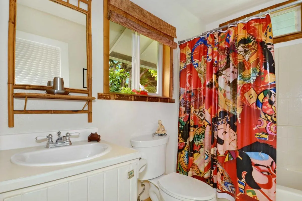 Image 2 of Hale Iki Kapaa Cottage – 1 Block to Beach!