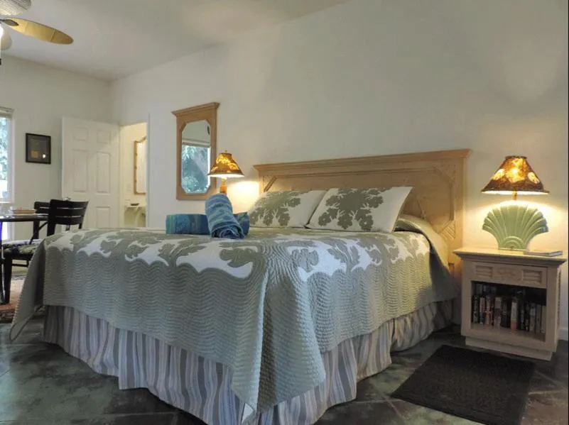 Image 1 of Hale Pua Villa – Hibiscus Suite