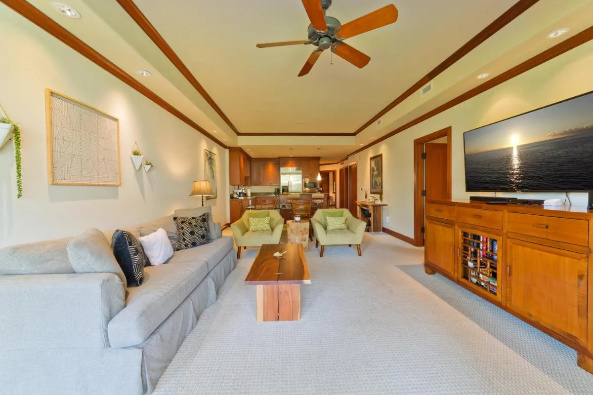 Image 3 of Hilton Pool Pass Included, Kolea – Luxe 2BR Villa Steps to Beach Pool HotTub Gym