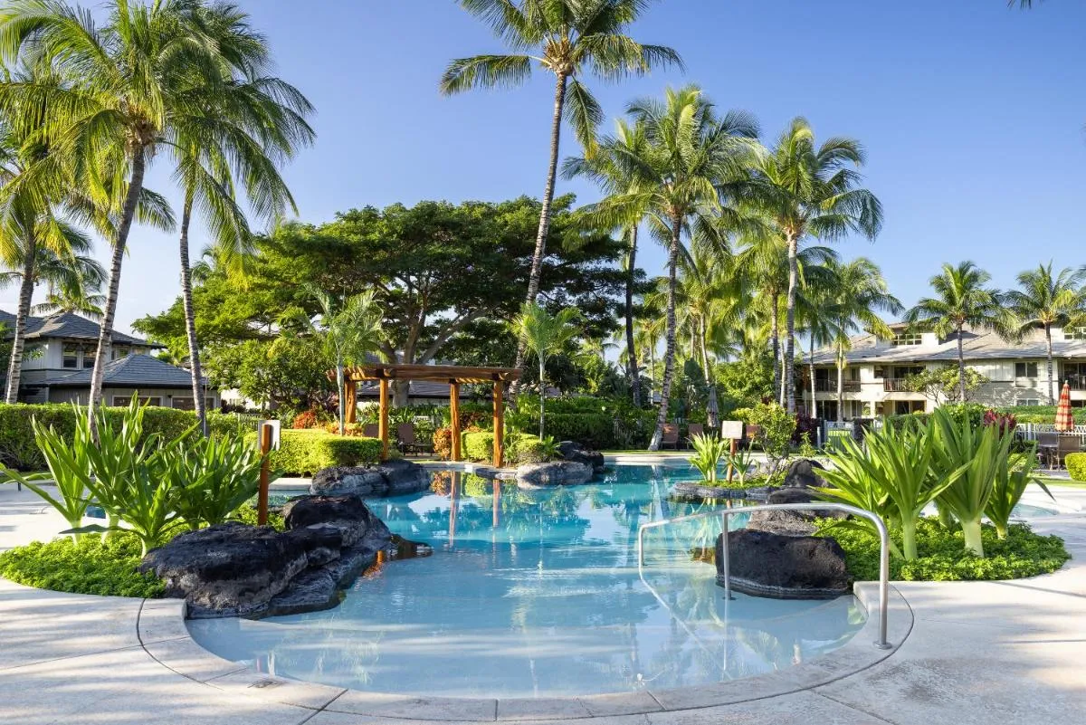 Image 6 of Hilton Pool Pass Included – Luxury Living on the Green w Pool Hot Tub & Views