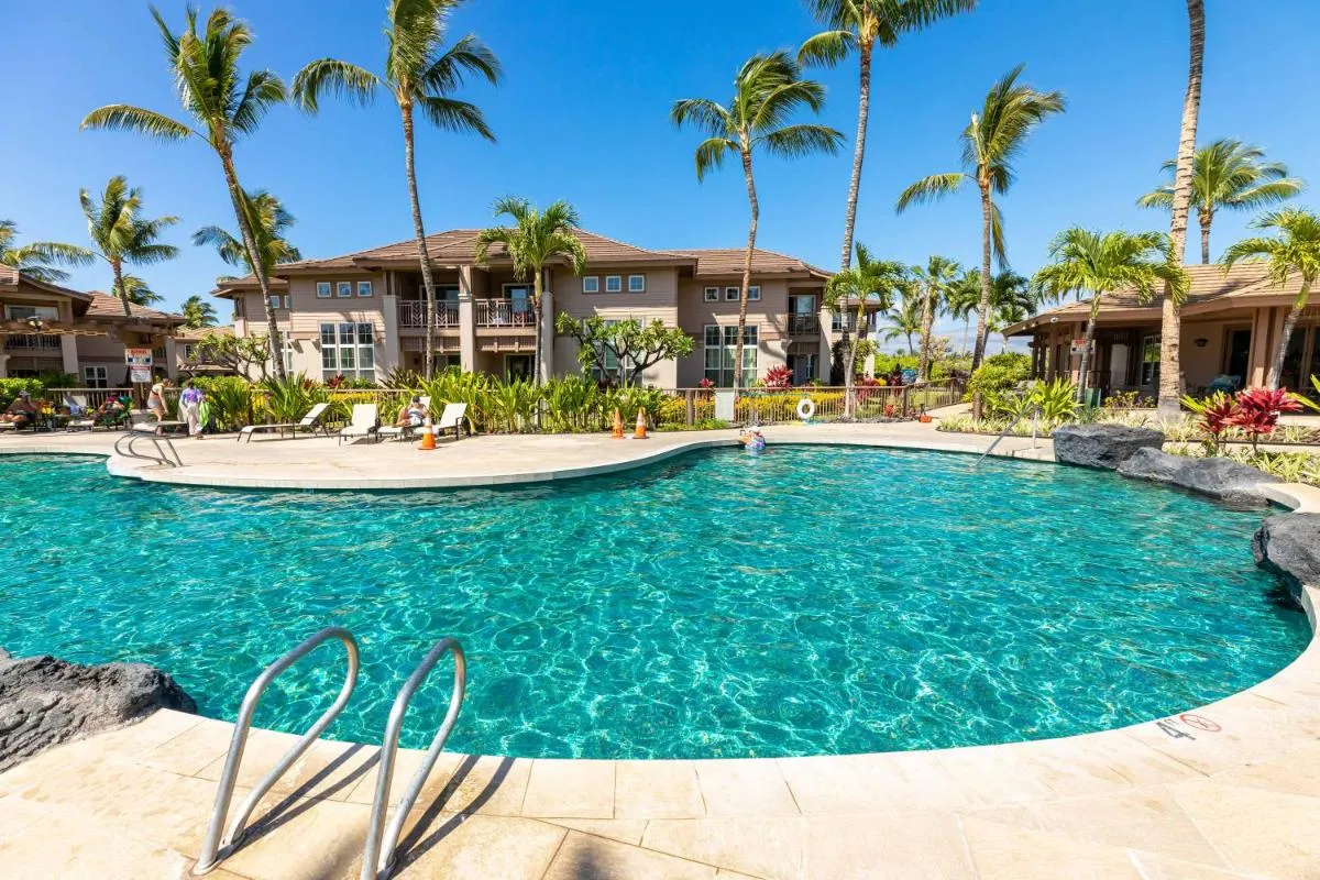Image 2 of Hilton Pool Pass Included – Stylish Central Villa Mins to Beach Pool & Spa