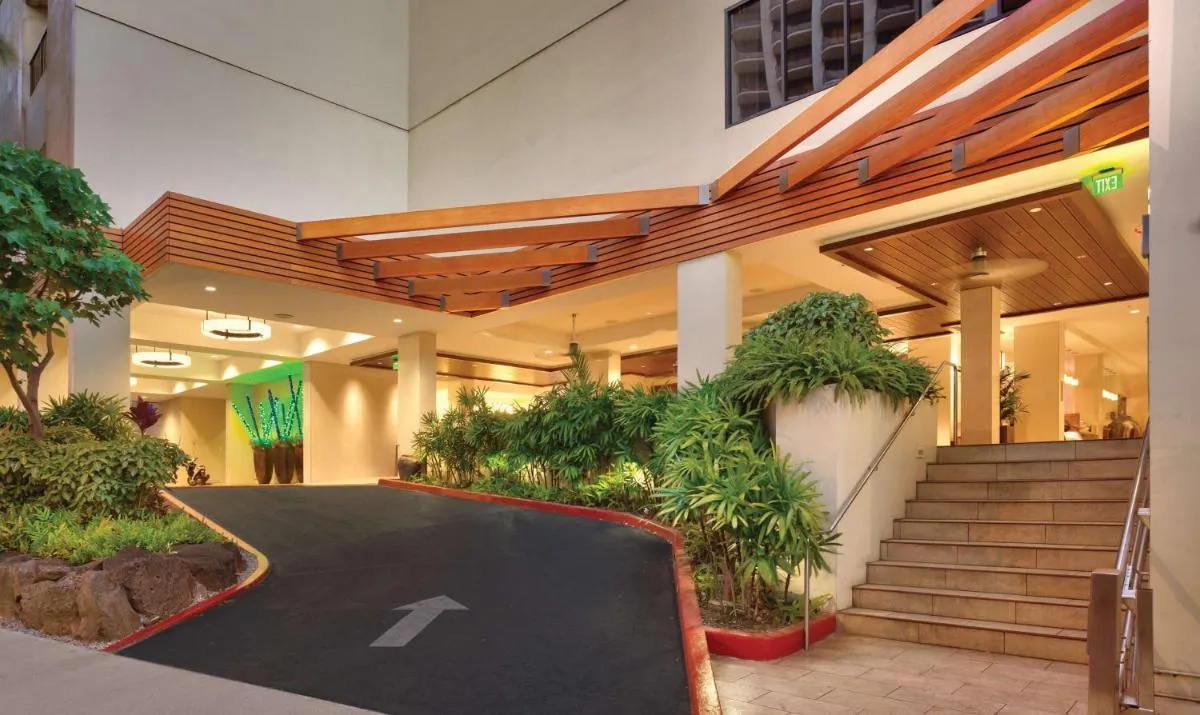 Image 4 of Hyatt Place Waikiki Beach