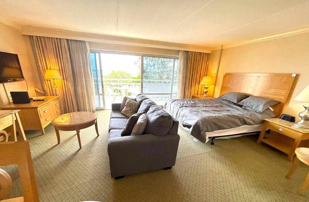 Image 1 of Ilikai Apt 308 – Spacious Studio with Stunning Ocean & Harbor Views