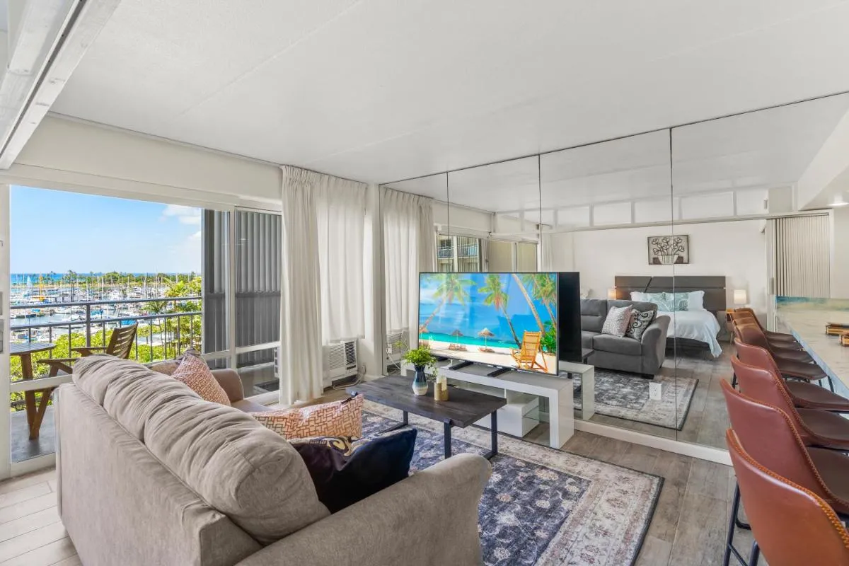 Image 4 of Ilikai Hotel with Ocean View