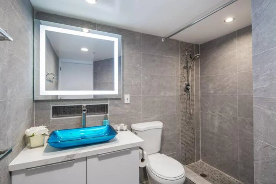 Image 2 of Ilikai’s Best Beach Front Executive Suite