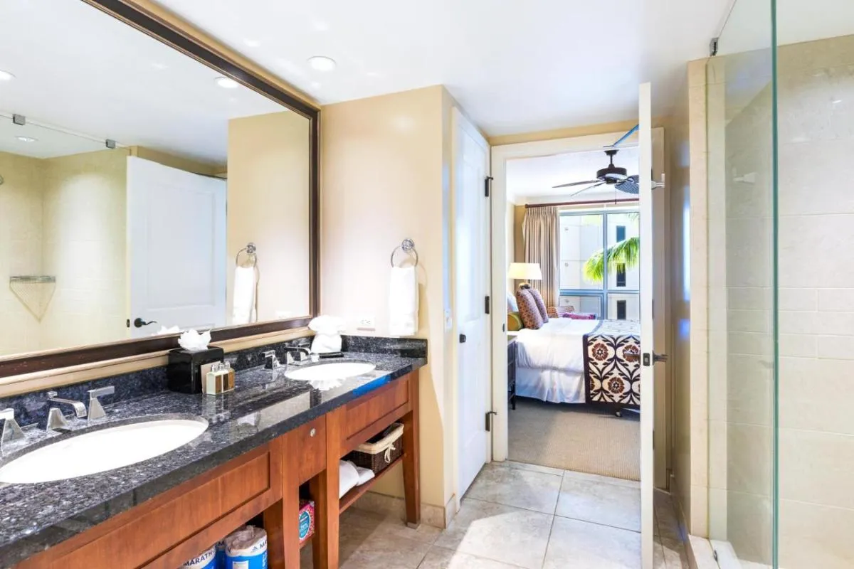 Image 2 of KBM Resorts: Honua Kai Hokulani HKH-318 Partial Ocean View Includes Rental Car