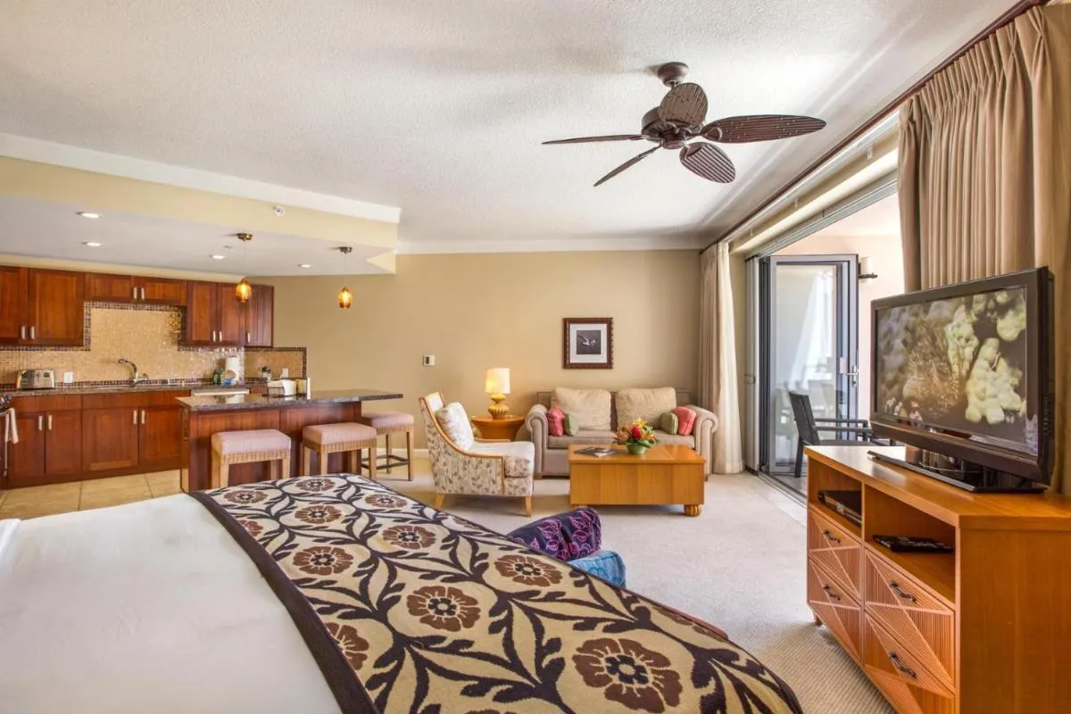 Image 5 of KBM Resorts: Honua Kai Hokulani HKH-323 Ocean View Studio Includes Rental Car