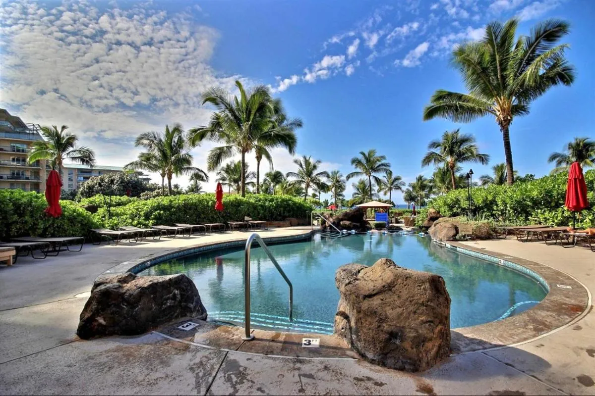 Image 3 of KBM Resorts: Honua Kai Hokulani HKH-323 Ocean View Studio Includes Rental Car