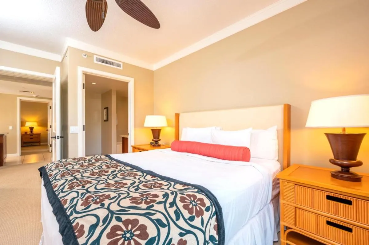 Image 6 of KBM Resorts: Honua Kai Hokulani HKH-620 XL Lanai Corner with Ocean Views Includes Rental Car