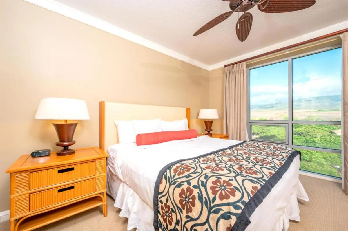 Image 1 of KBM Resorts: Honua Kai Hokulani HKH-620 XL Lanai Corner with Ocean Views Includes Rental Car