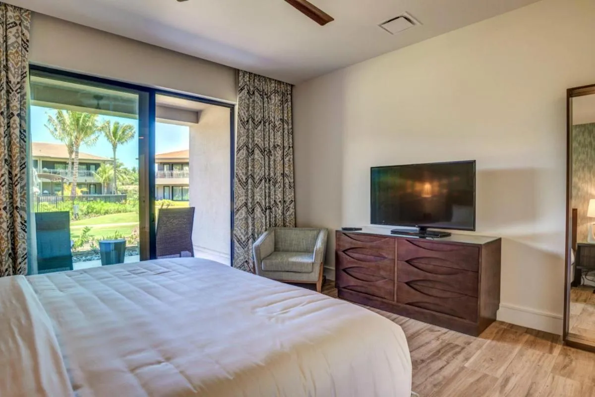 Image 1 of KBM Resorts: Honua Kai Luana HKL-12B Ground Floor Private BBQ Beach Gear Includes Rental Car